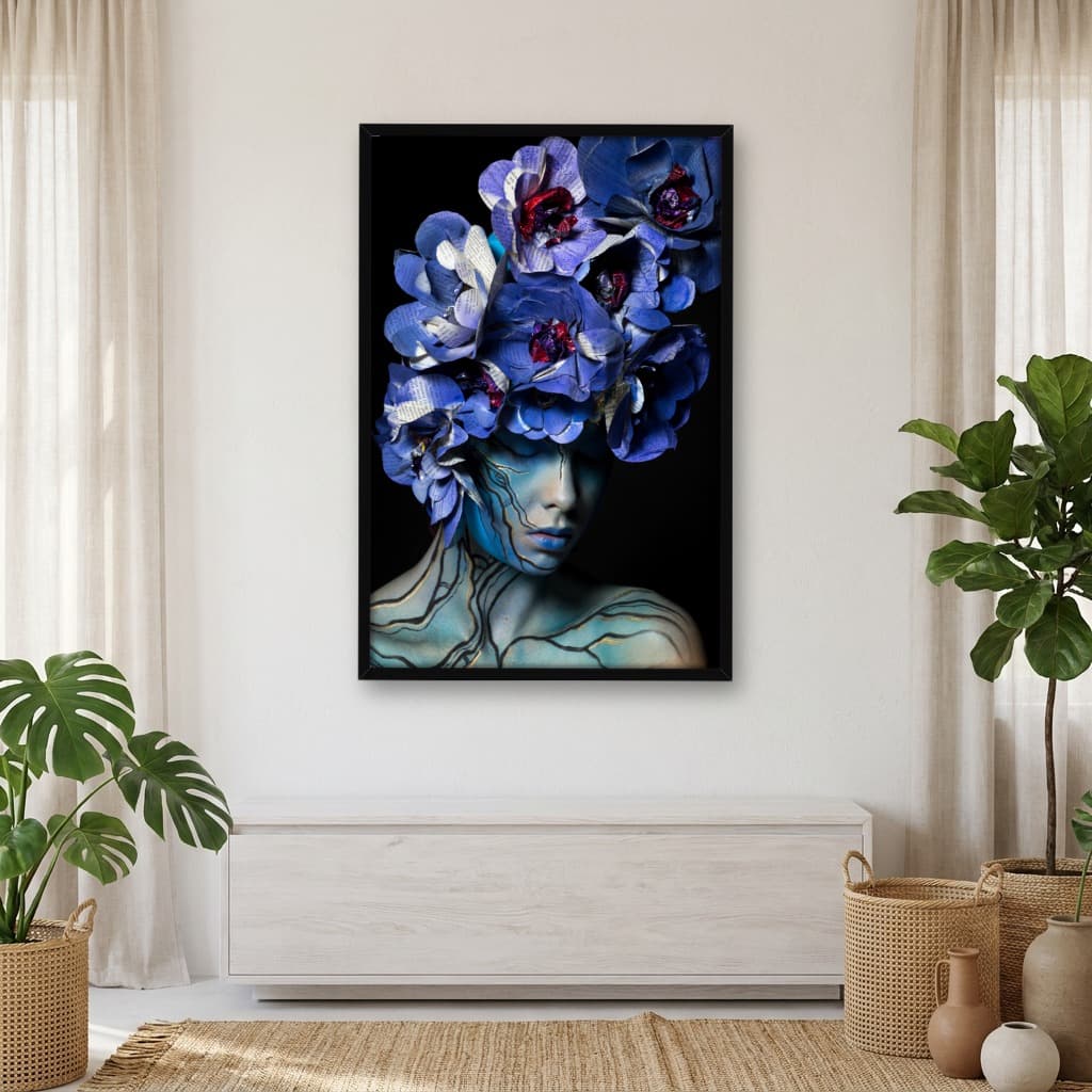 Quadro Decorativo Mulher Com Flores Roxas